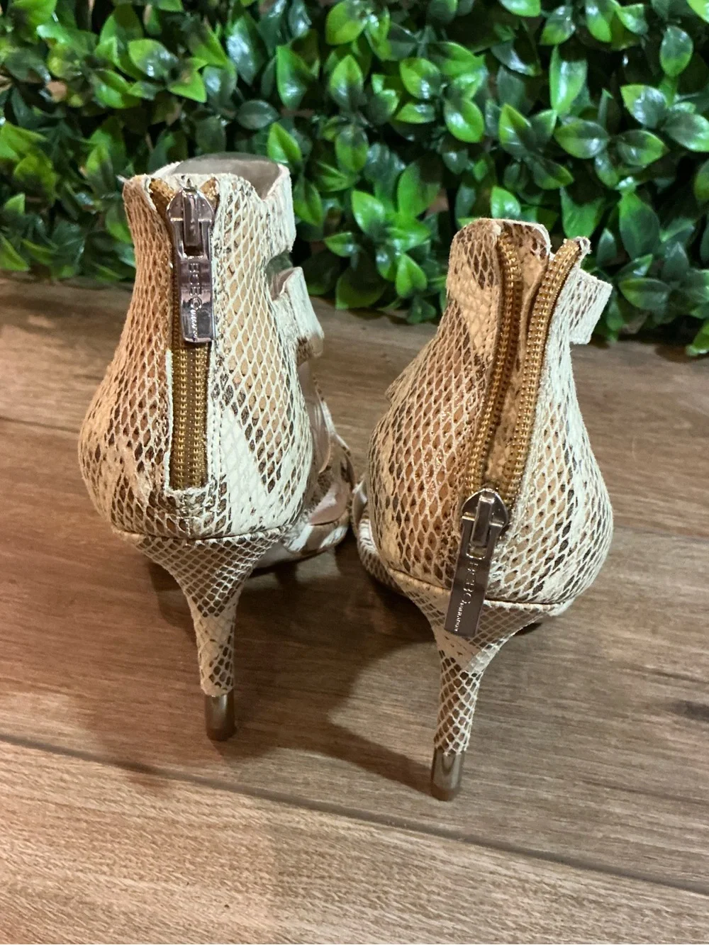 NWOT BCBGMAXAZRIA Generation Snakeskin Strappy Heels Size 7.5